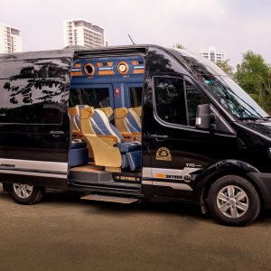 VIP LIMOUSINE 9 SEATS MASSAGE AIRPORT PICK UP AND DELIVERY
